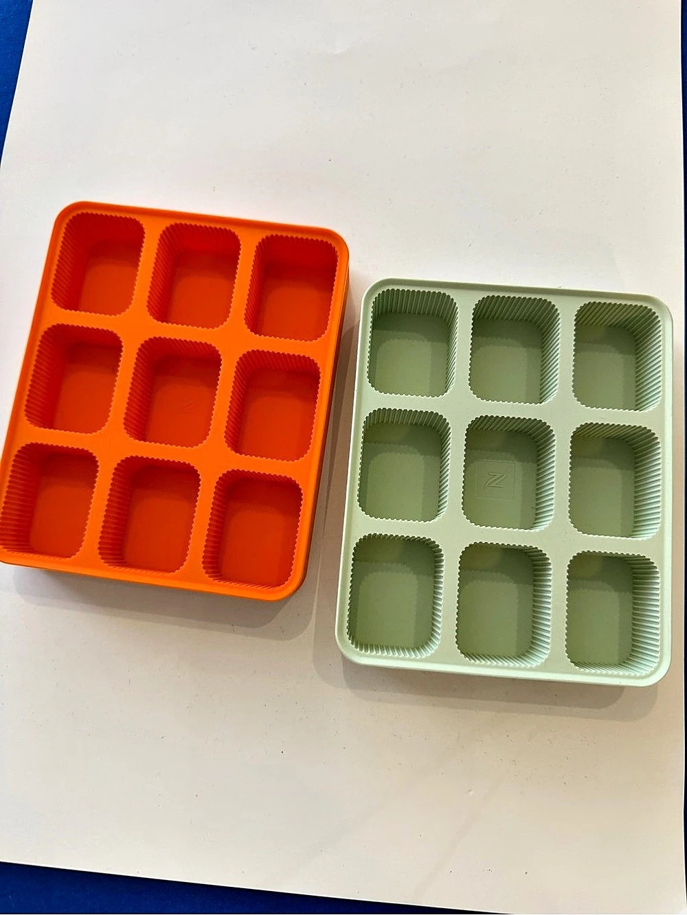Nespesso Collections 2-Piece 9-Cavity Silicone Bakeware Set Orange & Green
